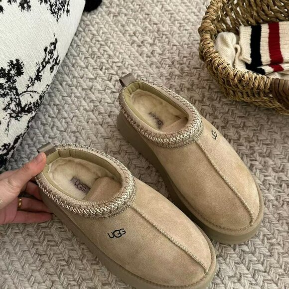 UGG Tasman Platform Slipper in Mustard Seed - Picture 3 of 6